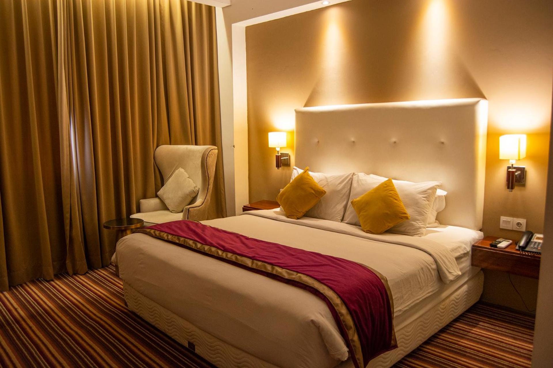 Royal Asnof Hotel Pekanbaru Exterior foto