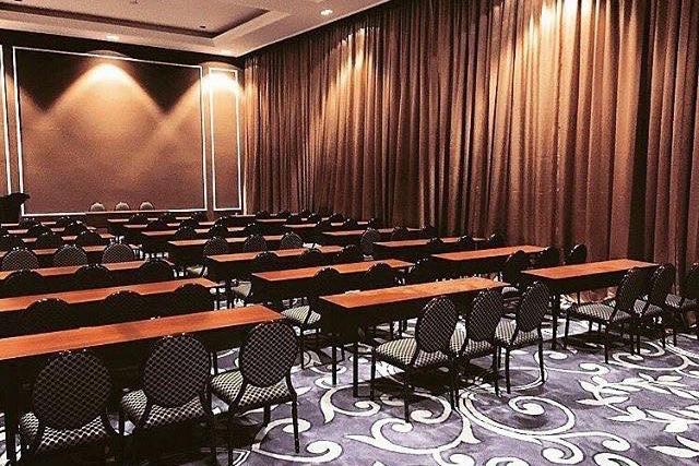 Royal Asnof Hotel Pekanbaru Exterior foto