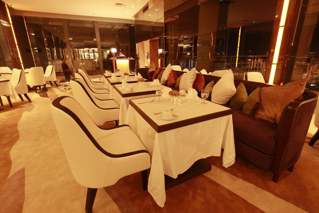 Royal Asnof Hotel Pekanbaru Exterior foto